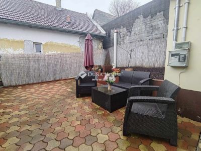 Eladó családi ház Szekszárd