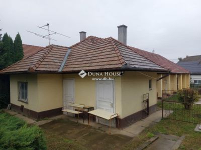 Eladó családi ház Pécel
