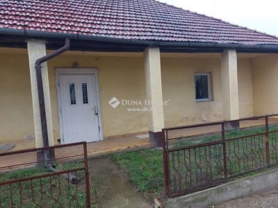 Eladó családi ház Pécel