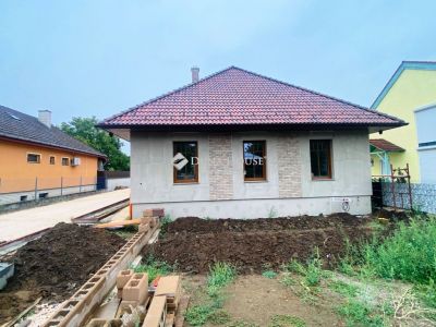 Eladó ikerház Tápiószecső