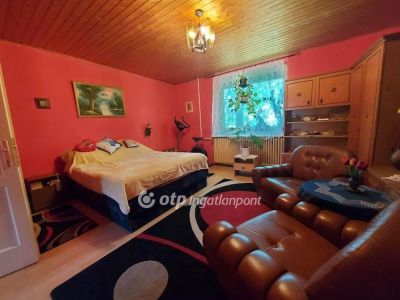Eladó családi ház Pécs