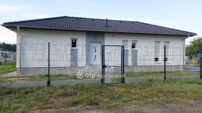 Eladó családi ház Kecskemét