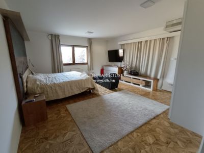 Eladó családi ház Budapest