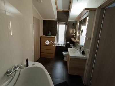 Eladó családi ház Budapest