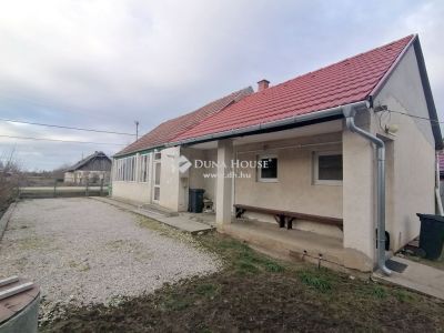 Eladó családi ház Kisláng