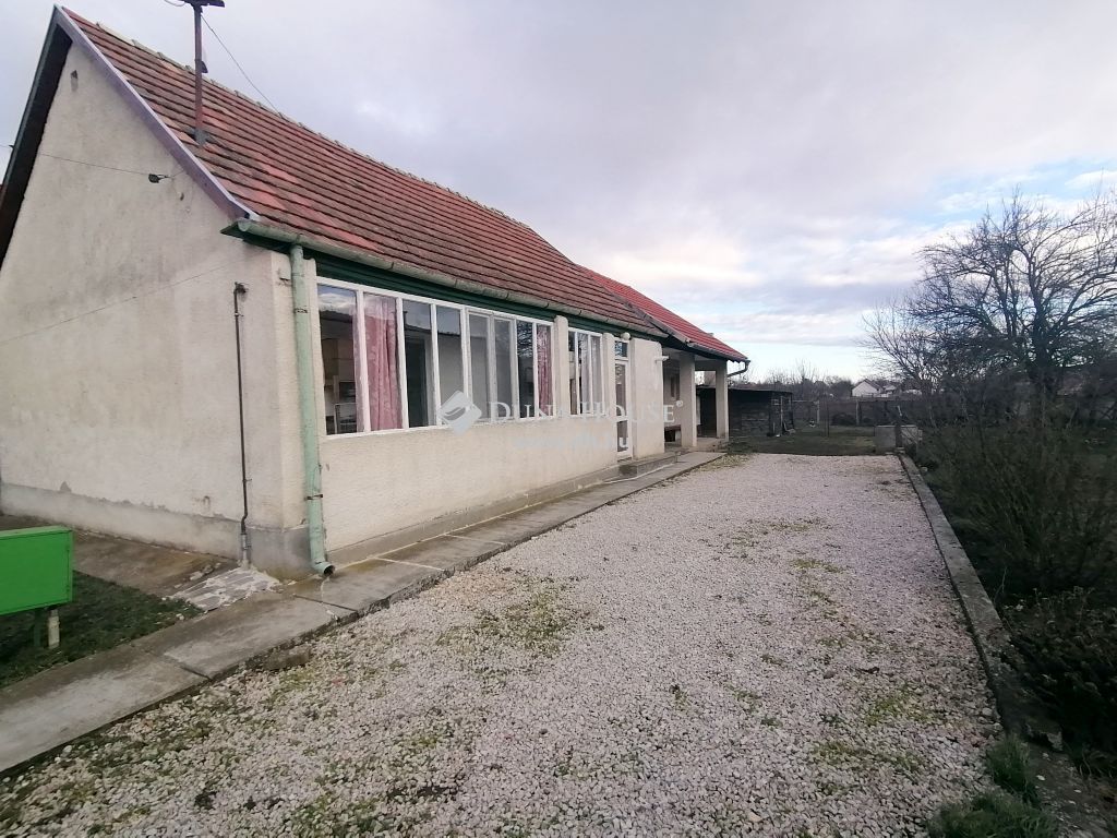 Eladó családi ház Kisláng