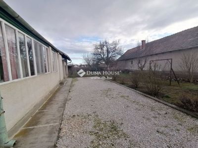 Eladó családi ház Kisláng