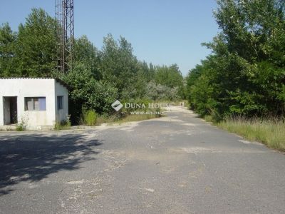 Eladó ipari terület Bicske