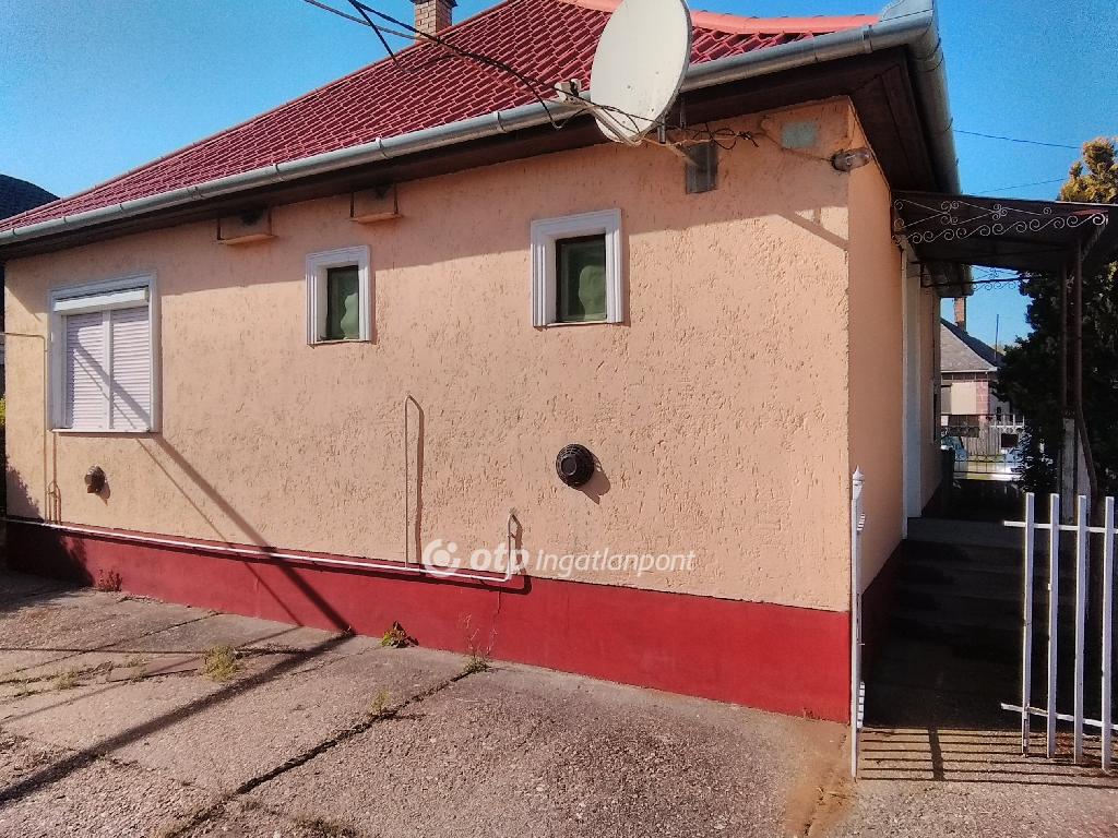 Eladó családi ház Nyíradony
