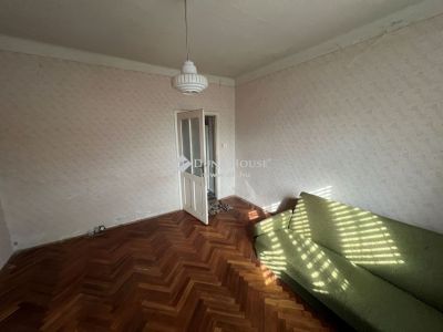 Eladó lakóövezeti telek Pécs