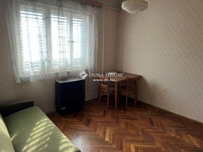 Eladó lakóövezeti telek Pécs