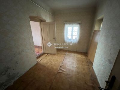 Eladó lakóövezeti telek Pécs