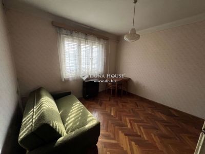 Eladó lakóövezeti telek Pécs