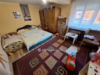 Eladó családi ház Tiszakécske