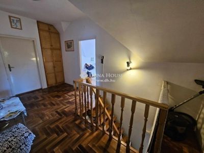 Eladó családi ház Budapest