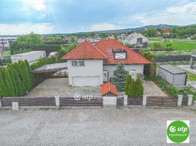 Eladó családi ház Velence