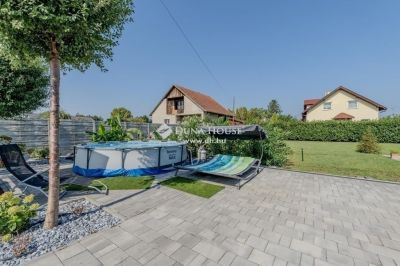 Eladó családi ház Üllő