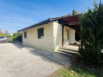 Eladó nyaraló Balatonfenyves