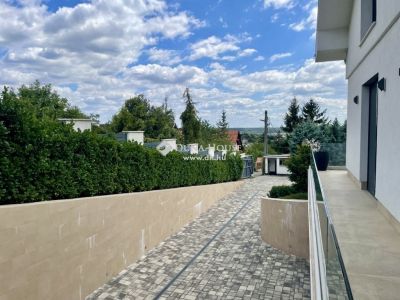 Eladó családi ház Budaörs
