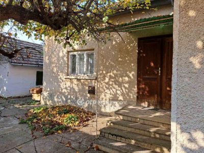 Eladó lakóövezeti telek Szeged