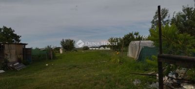 Eladó lakóövezeti telek Vasad