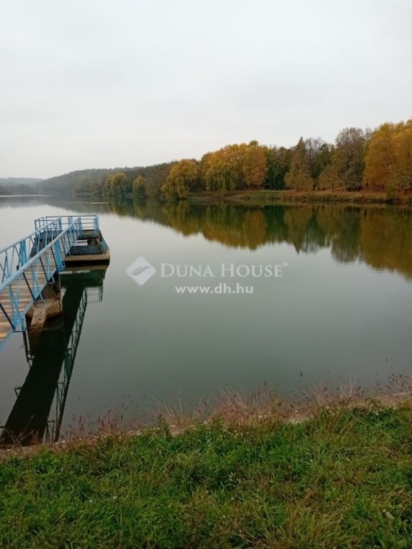 Eladó külterületi telek Pécs