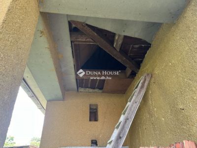 Eladó családi ház Dánszentmiklós