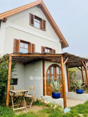 Eladó családi ház Balatonakali