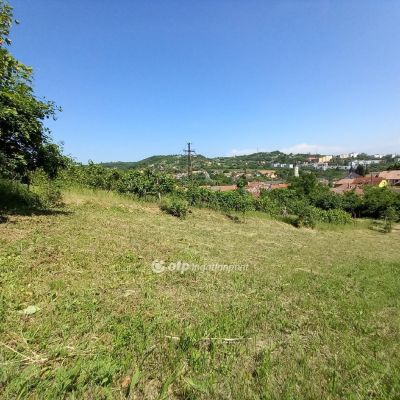Eladó lakóövezeti telek Szekszárd