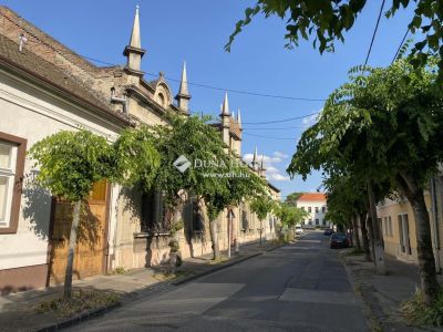 Eladó családi ház Vác