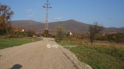 Eladó lakóövezeti telek Markaz