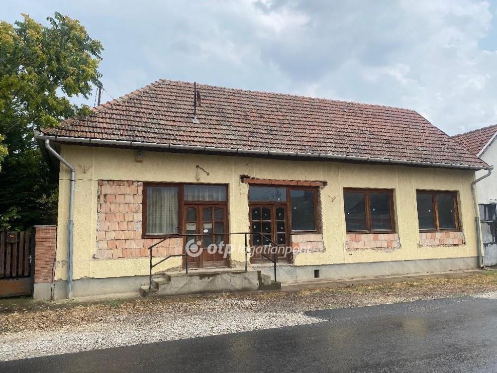 Eladó családi ház Jászdózsa