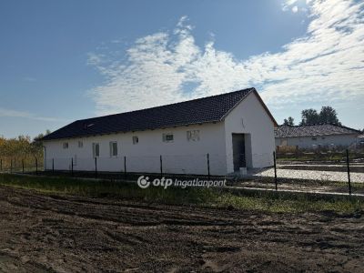 Eladó családi ház Ráckeve