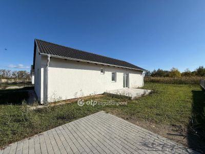 Eladó családi ház Ráckeve