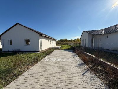 Eladó családi ház Ráckeve