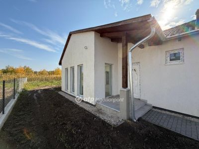 Eladó családi ház Ráckeve