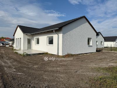 Eladó családi ház Ráckeve