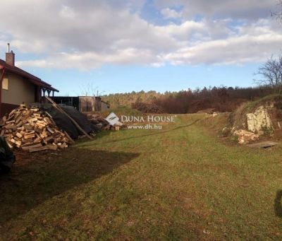 Eladó lakóövezeti telek Bajna