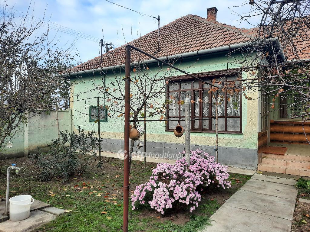 Eladó családi ház Méhkerék