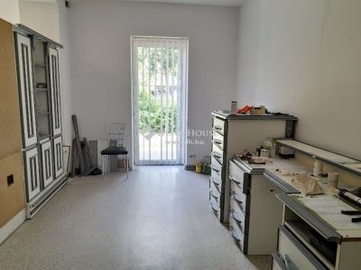 Kiadó utcai bejáratú üzlethelység Orosháza