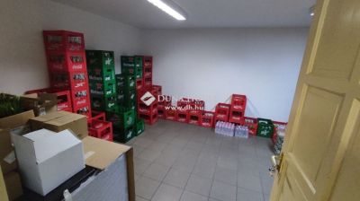 Eladó utcai bejáratú üzlethelység Lengyeltóti