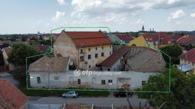 Eladó családi ház Szeged