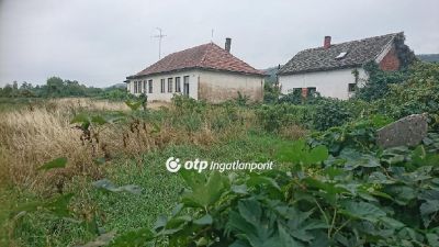 Eladó családi ház Szekszárd