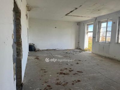 Eladó családi ház Szekszárd
