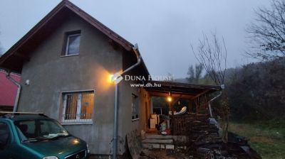 Eladó tanya Pécel