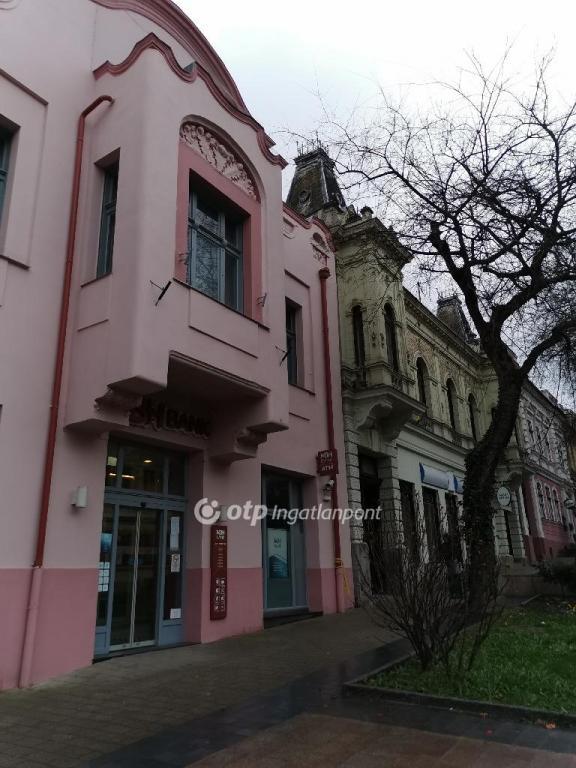 Kiadó egyéb iroda Szekszárd