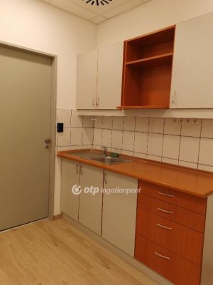 Kiadó egyéb iroda Szekszárd