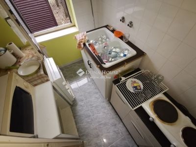 Eladó családi ház Lakitelek