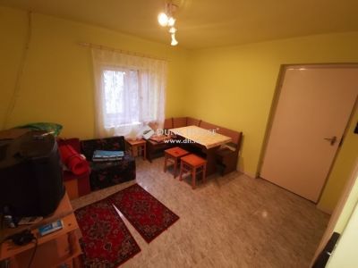 Eladó családi ház Lakitelek