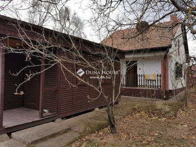 Eladó családi ház Lakitelek